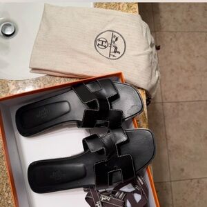 Black Hermes Oran Sandal